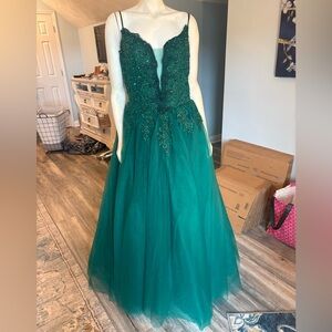 Elegant Green Evening Gown by Hebeos sz large